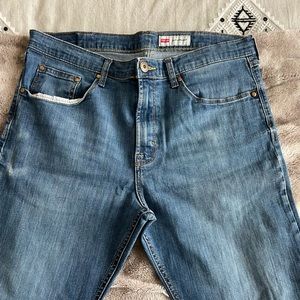 Wrangler Slim Straight